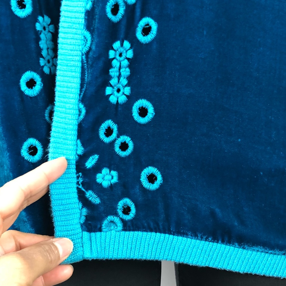 Johnny Was Greban Velvet Kimono Wrap in MRI - Picture 8 of 15